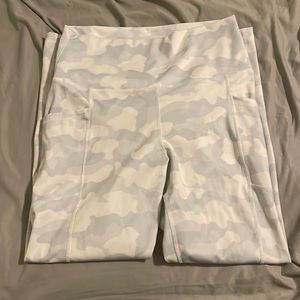 White and blue camo leggings,90° Degree by reflex